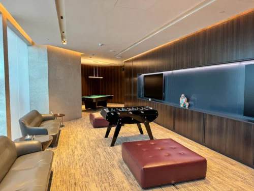 Review Qatar Airways Al Mourjan The Garden lounge Doha Hamad Airport