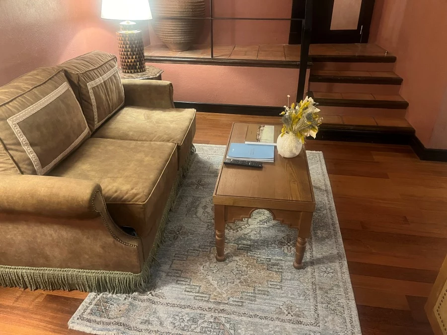 Palacio de Santa Paula junior suite living room