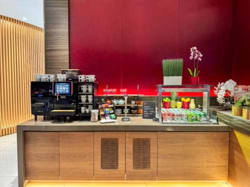 Review: the refurbished Air Canada Maple Leaf Lounge at Heathrow Terminal 2