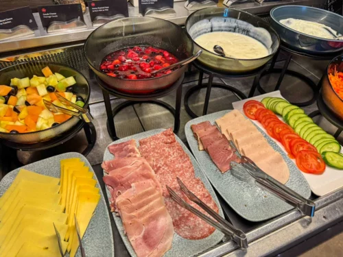 Review: the refurbished Air Canada Maple Leaf Lounge at Heathrow Terminal 2