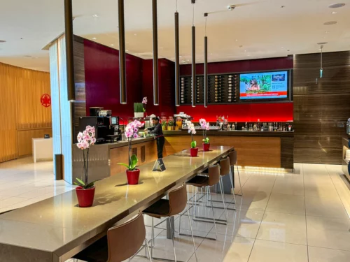 Review: the refurbished Air Canada Maple Leaf Lounge at Heathrow Terminal 2