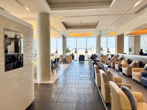 Review: Gulf Air's Falcon Gold Lounge, Heathrow T4