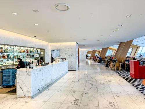 Review: the iconic Qantas First Class lounge, Sydney Airport