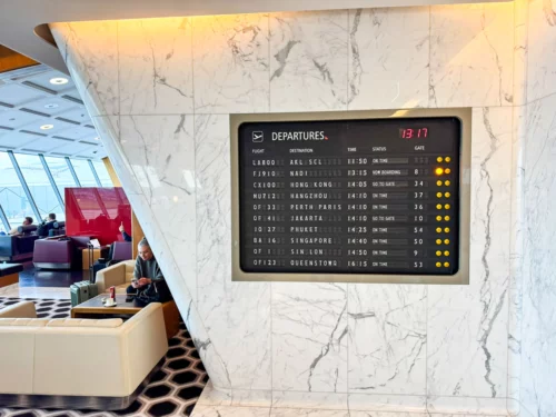 Review: the iconic Qantas First Class lounge, Sydney Airport