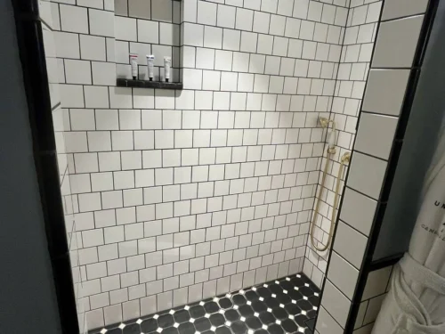 University Arms Cambridge hotel bathroom